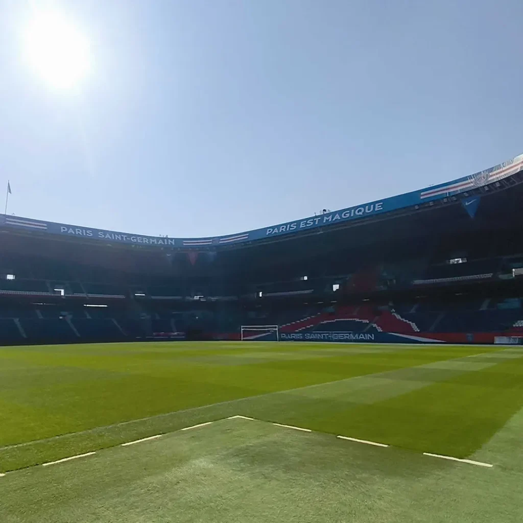Pelouse Parc des princes - SEO SUMMIT 2026